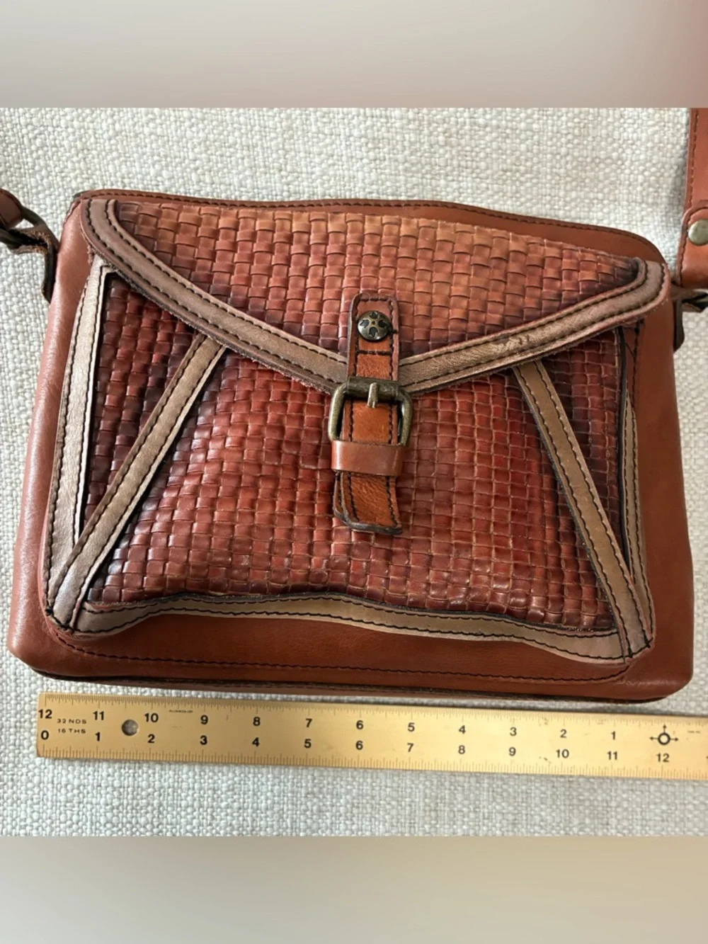 Patricia Nash EUC Avellino
Basketweave Tan Genuine
Leather Crossbody - Picture 10 of 16